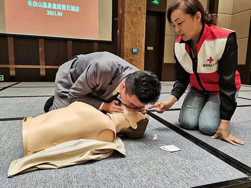 “護(hù)航長白山旅游服務(wù)，獻(xiàn)禮建黨百年”救護(hù)培訓(xùn)活動
